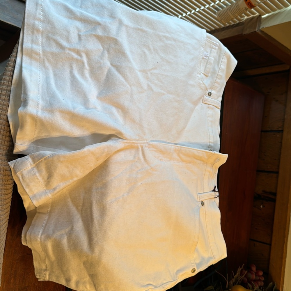 GV vintage white shorts Size 16